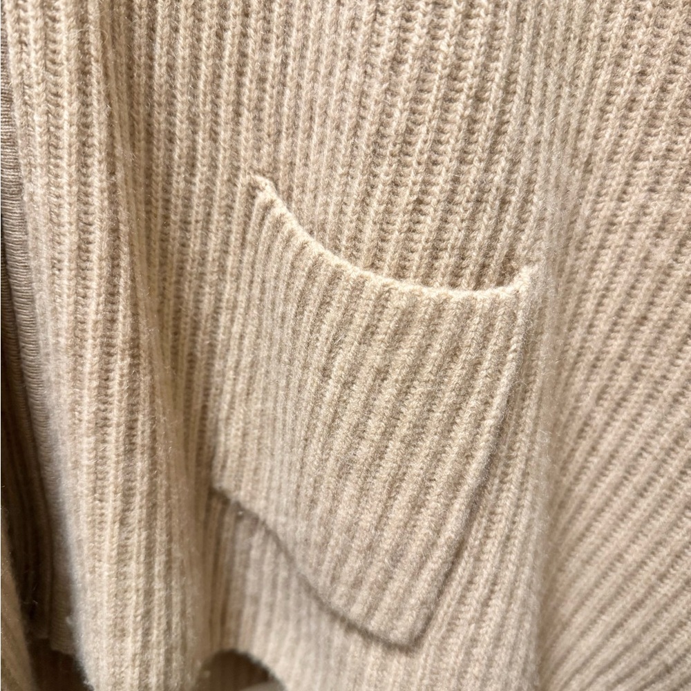Neiman Marcus “Peachy Tan” Sweater Poncho with Pockets - Size S/M - Picture 3 of 6